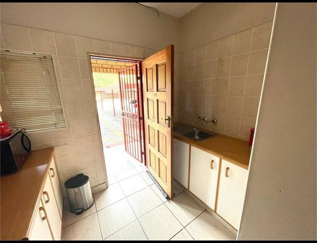 1 BEDROOM PROPERTY TO RENT IN DASSIE RAND